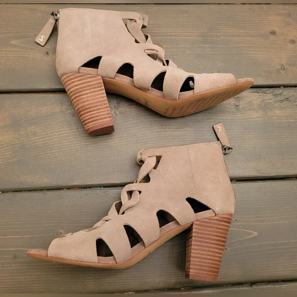 Zodiac suede heels size 9 - Picture 5 of 7